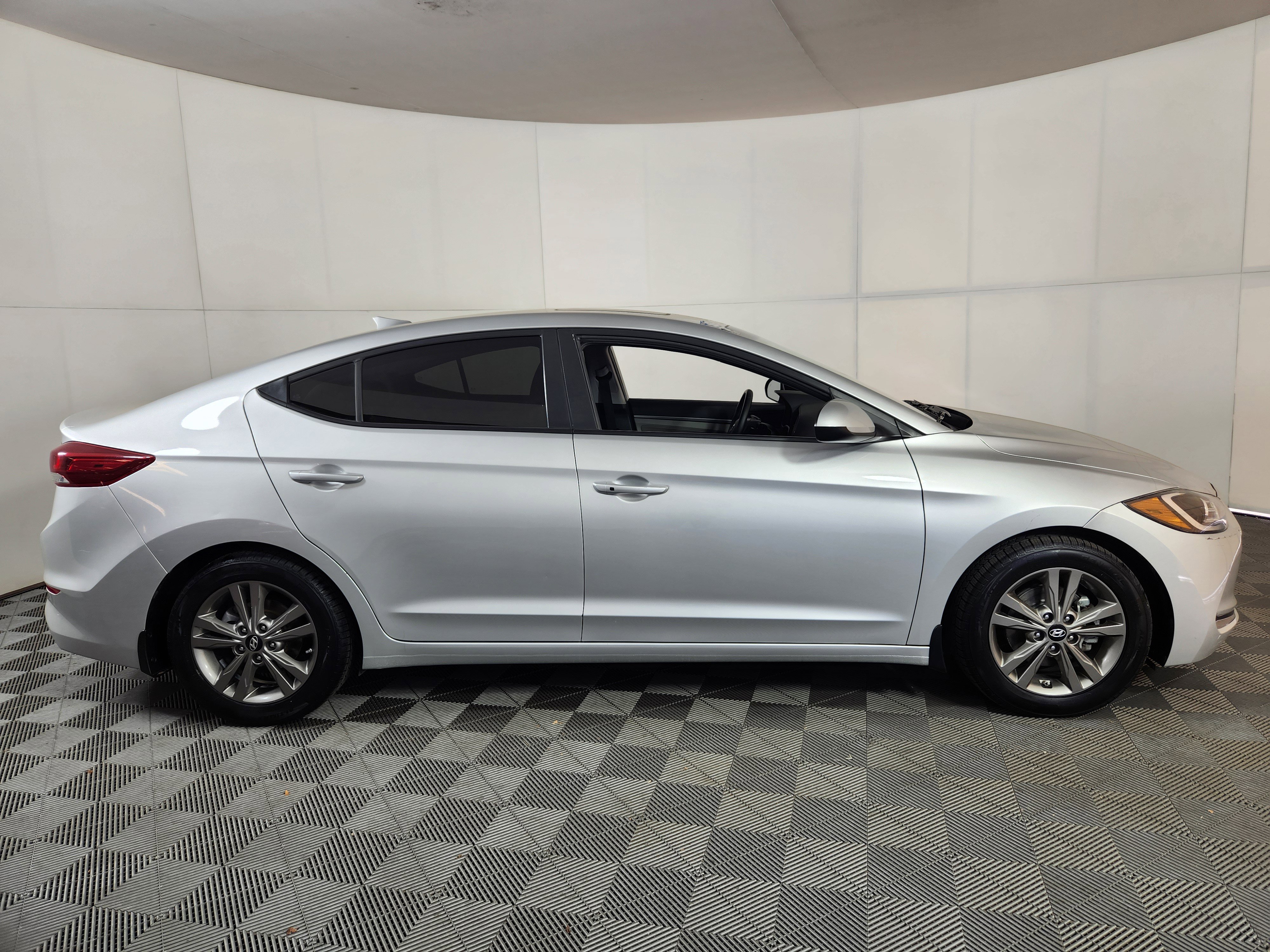 Used 2018 Hyundai Elantra Value Edition image 8