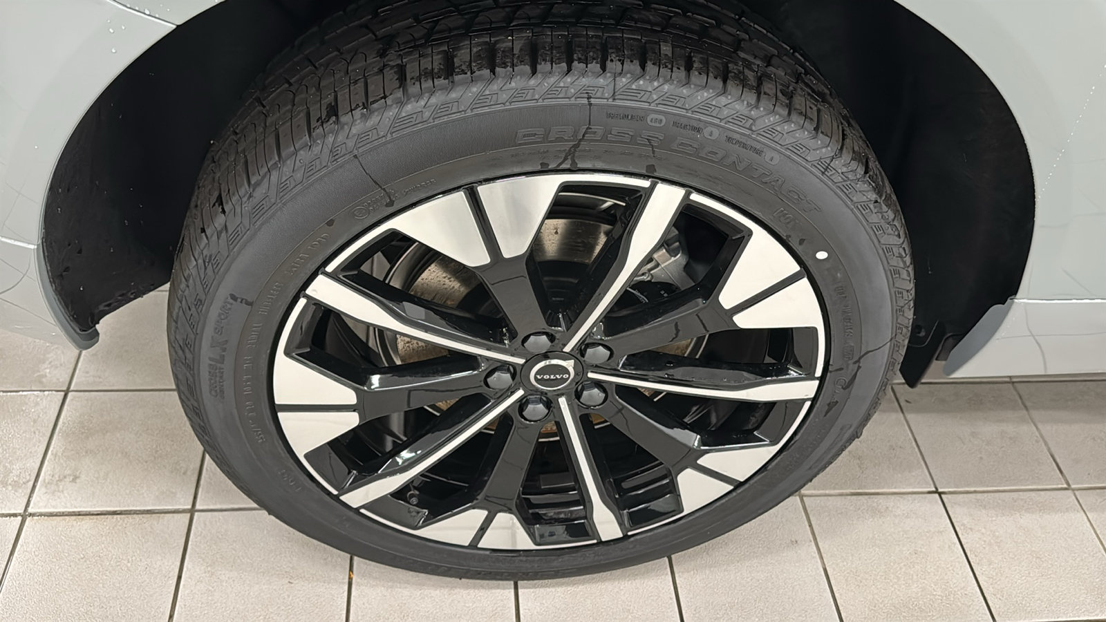 New 2027 Volvo XC60 T8 Plus AWD/4WD image 31