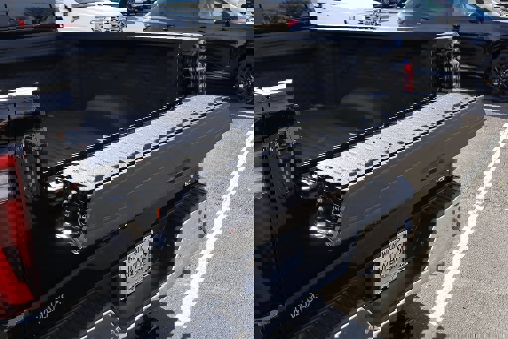 New 2025 GMC Sierra 2500 SLT w/ SLT Convenience Package image 9