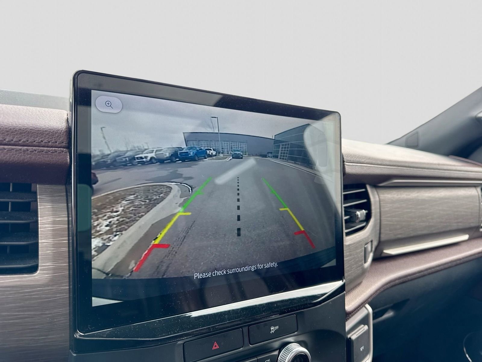 Used 2022 Ford Expedition Limited image 30