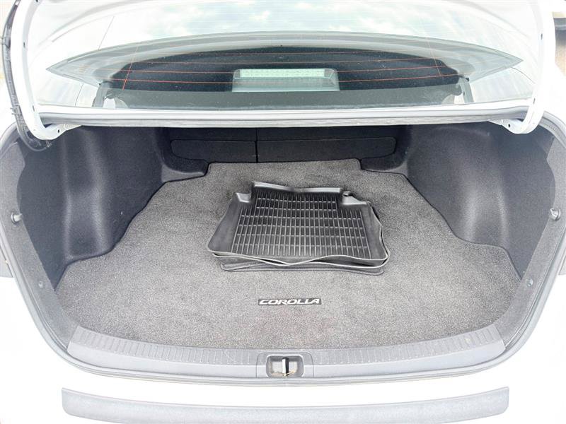 Used 2024 Toyota Corolla SE FWD image 5