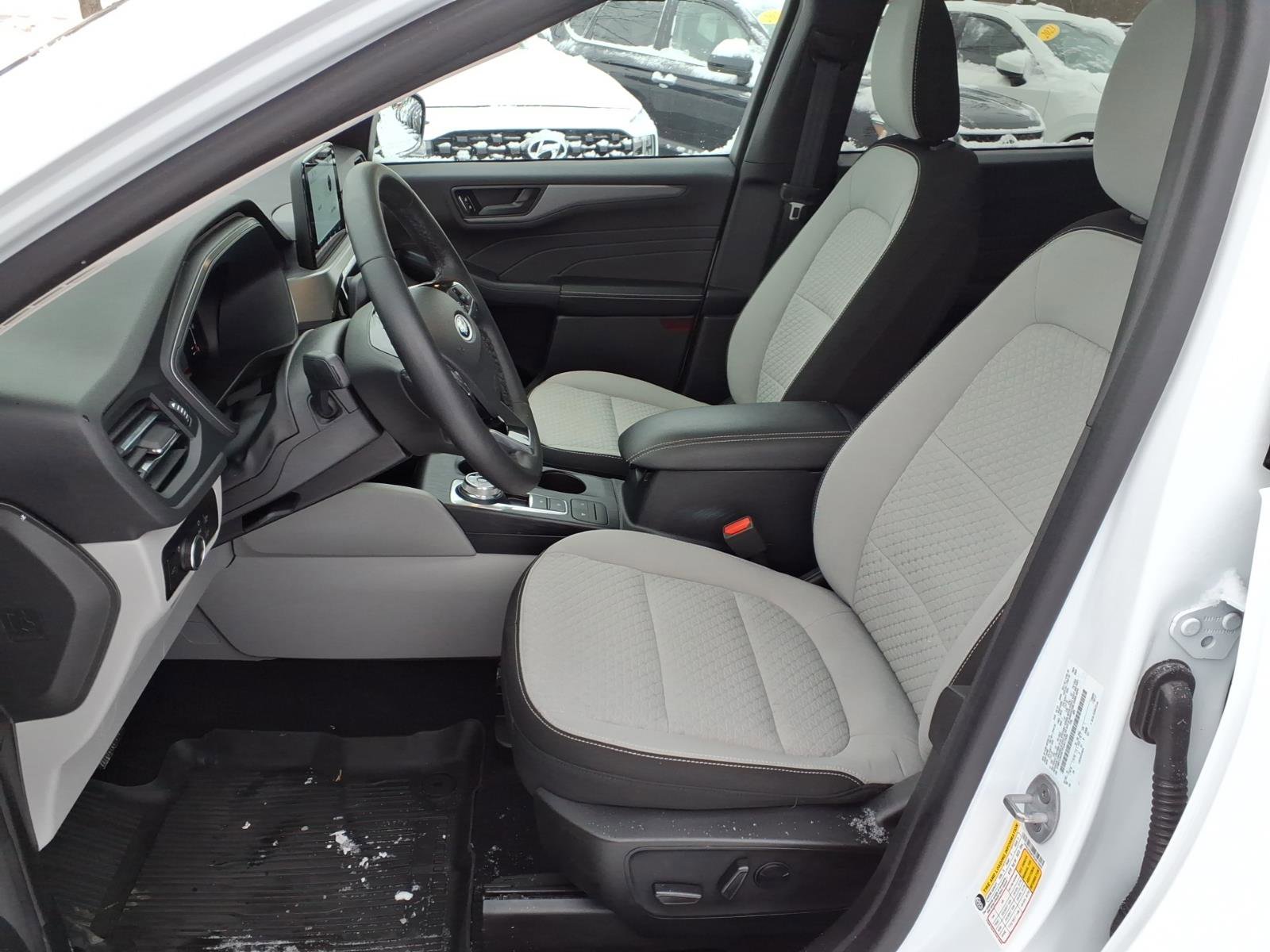 Used 2023 Ford Escape Active image 4