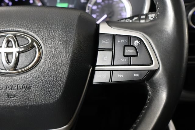 Used 2023 Toyota Highlander XLE FWD image 10