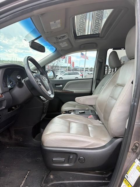 Used 2015 Toyota Sienna Limited AWD/4WD image 21