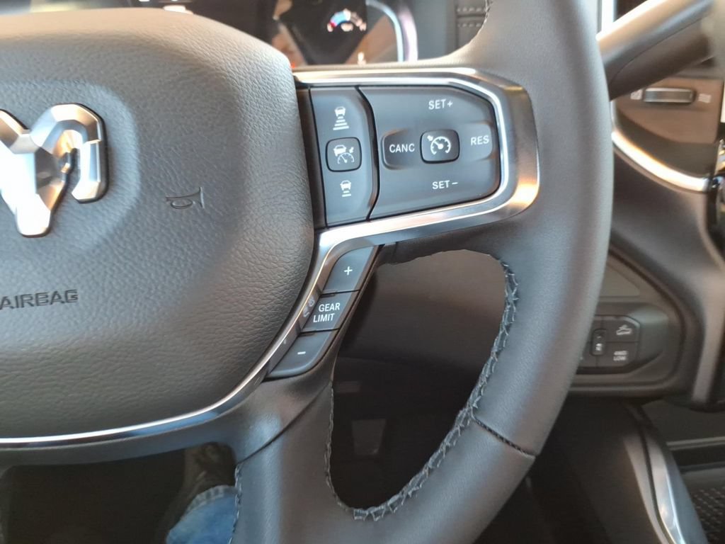 New 2026 RAM 2500 Laramie AWD/4WD image 22