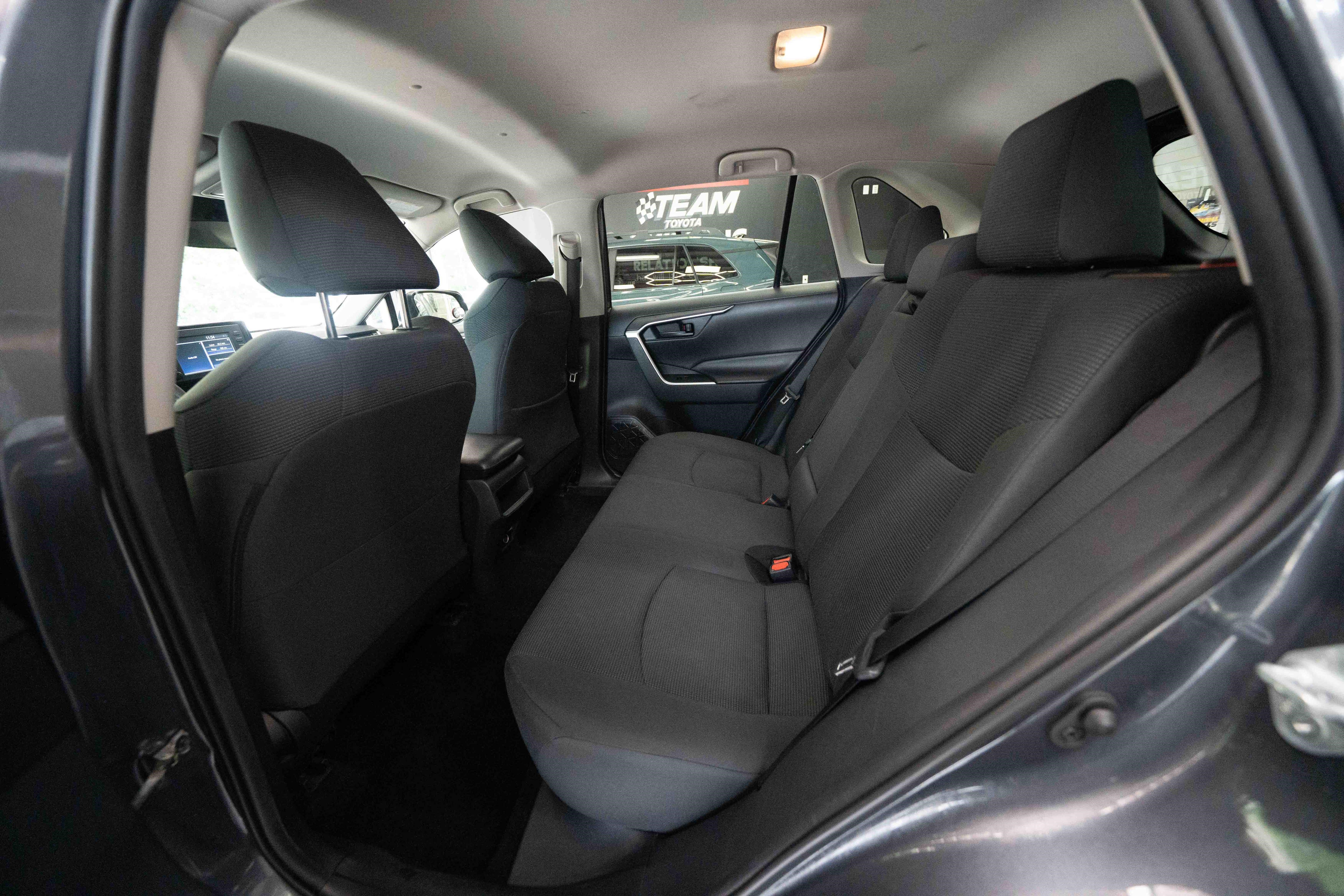 Used 2019 Toyota RAV4 LE w/ Carpet Mat Package FWD image 23