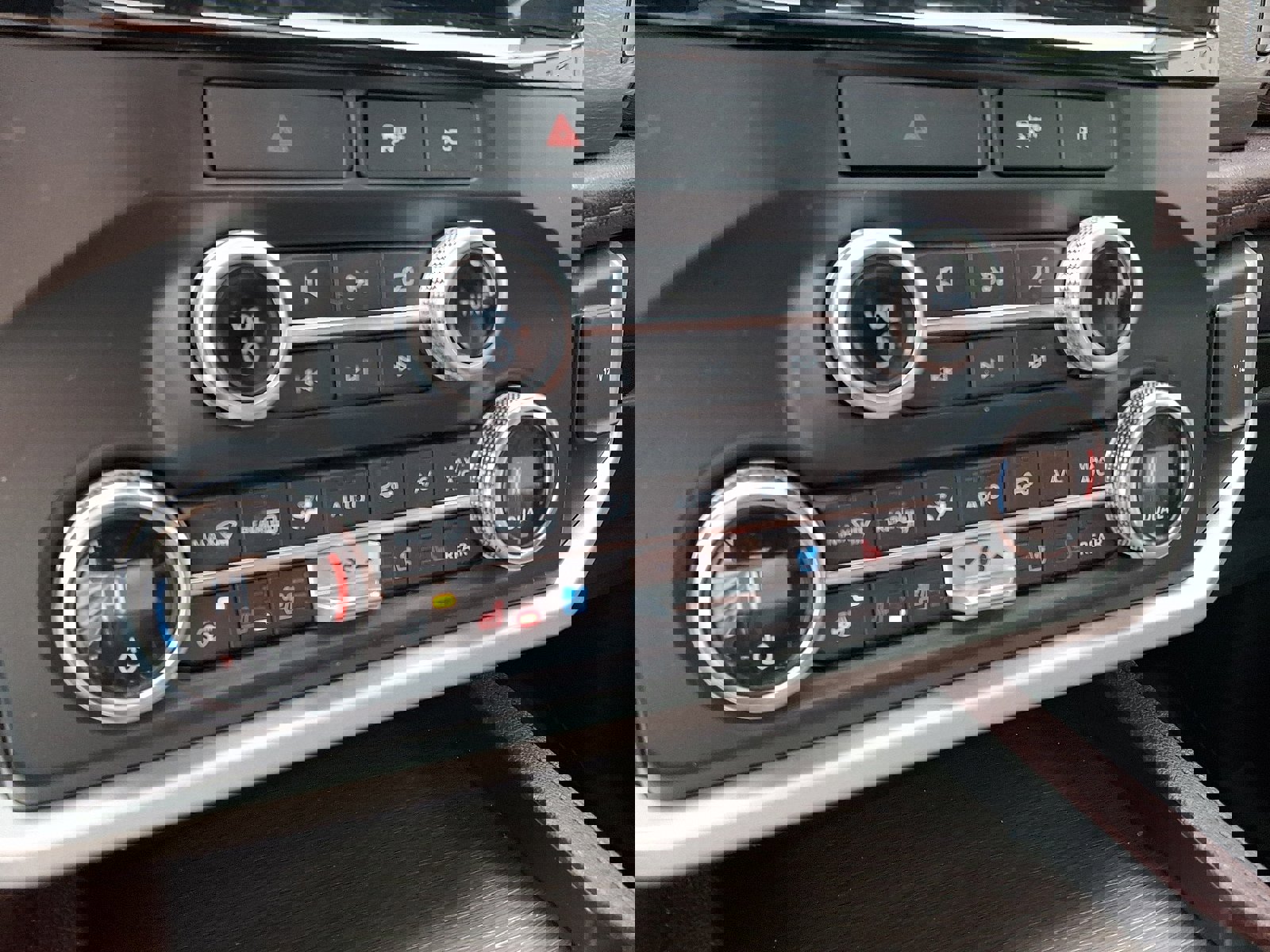 Used 2022 Ford Expedition Limited image 16