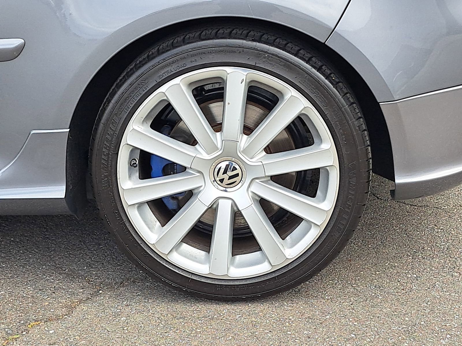 Used 2008 Volkswagen R32 AWD/4WD image 32