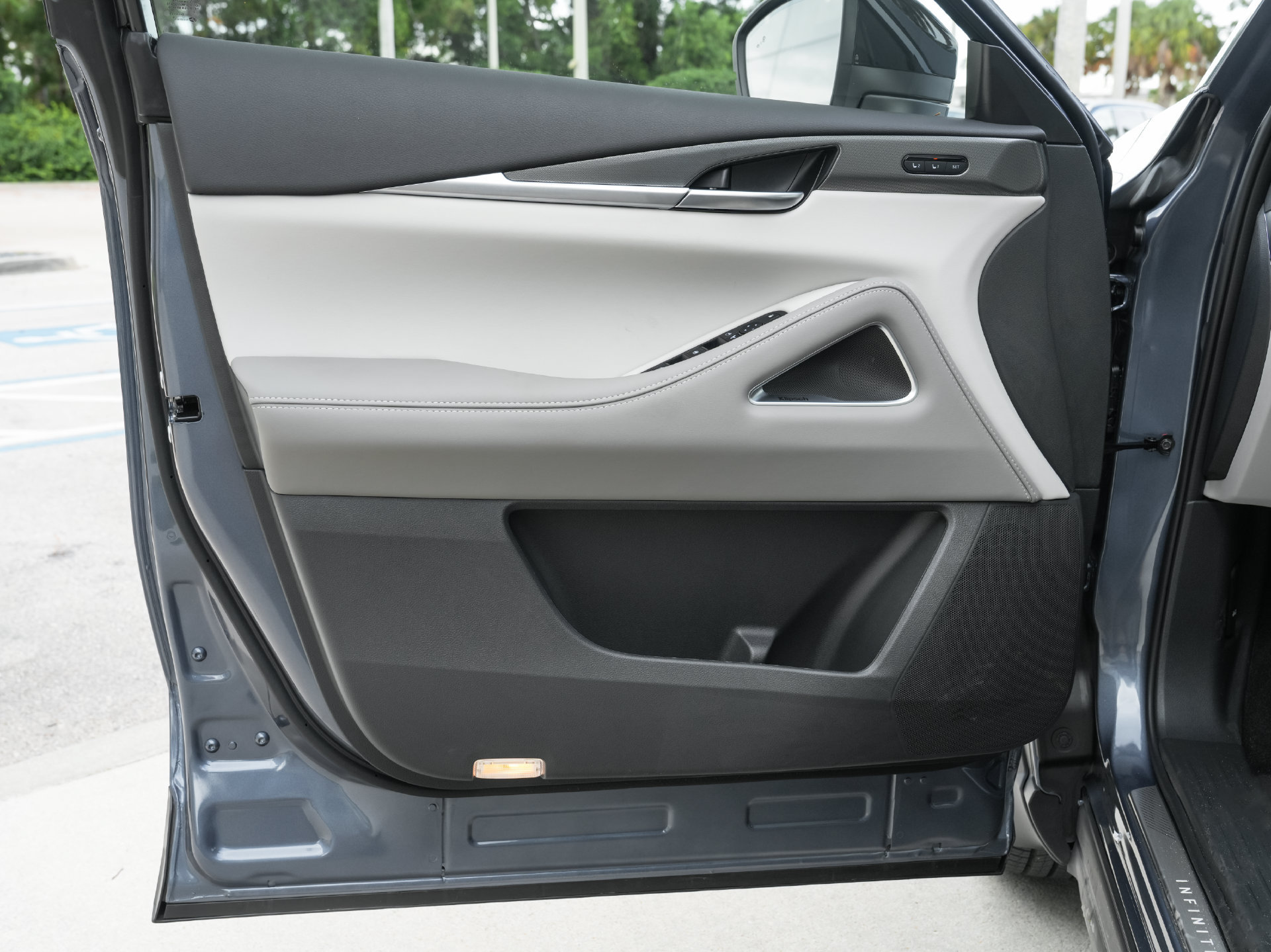New 2027 INFINITI QX60 Luxe FWD image 27