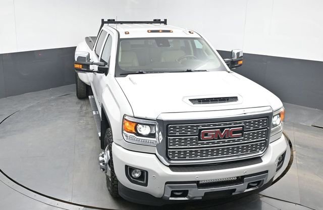 Used 2018 GMC Sierra 3500 Denali w/ Duramax Plus Package image 31