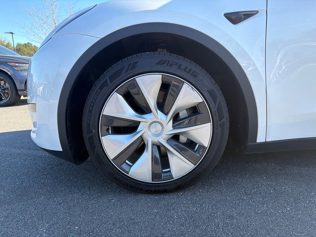 Used 2023 Tesla Model Y Long Range image 12