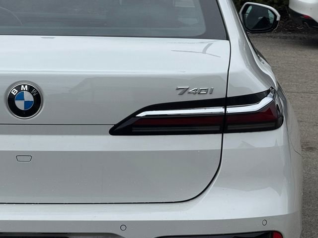 Certified 2025 BMW 740i xDrive image 7