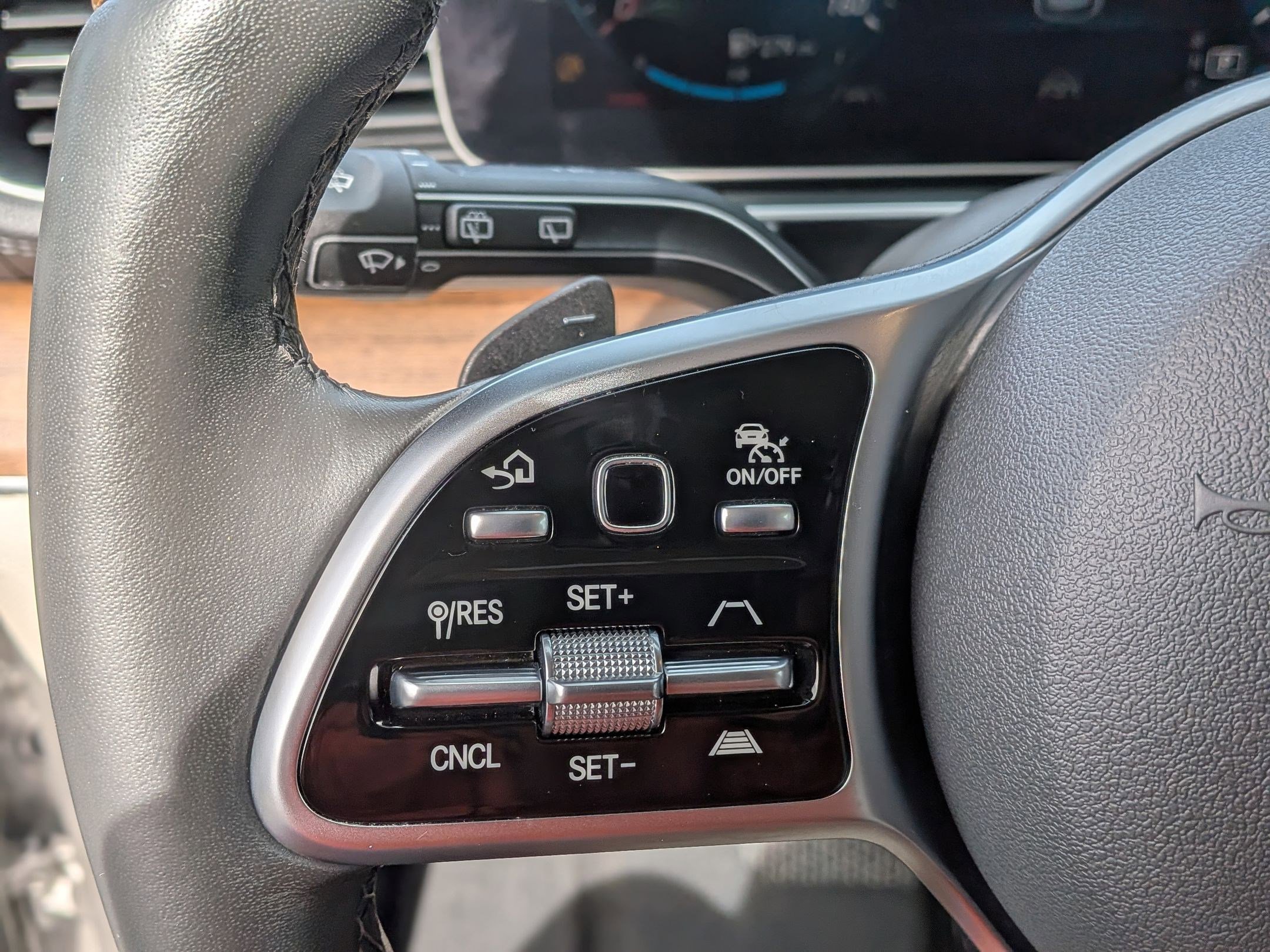 Used 2020 Mercedes-Benz GLE 350 4MATIC image 16