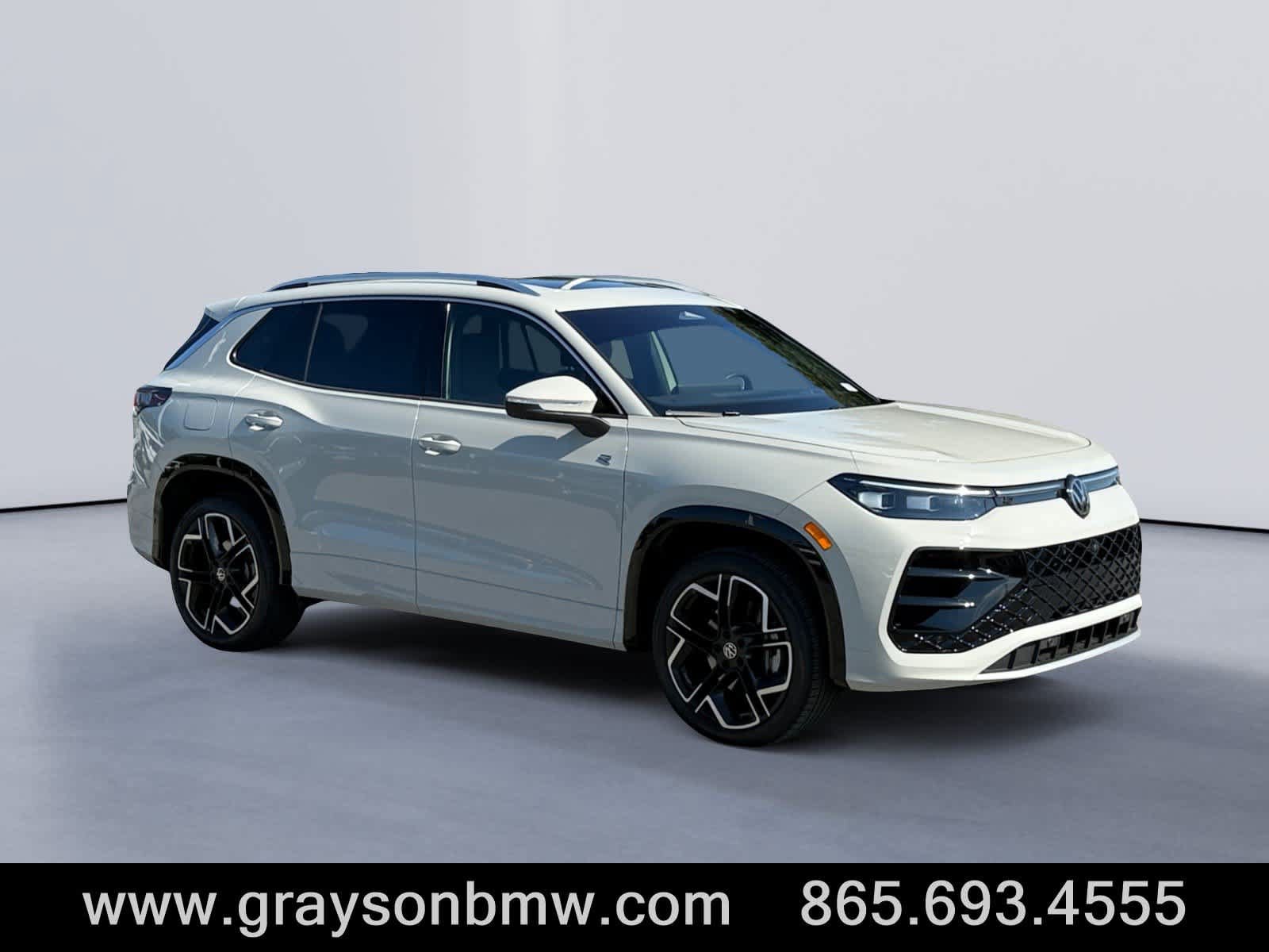 Used 2026 Volkswagen Tiguan SEL R-Line AWD/4WD image 1
