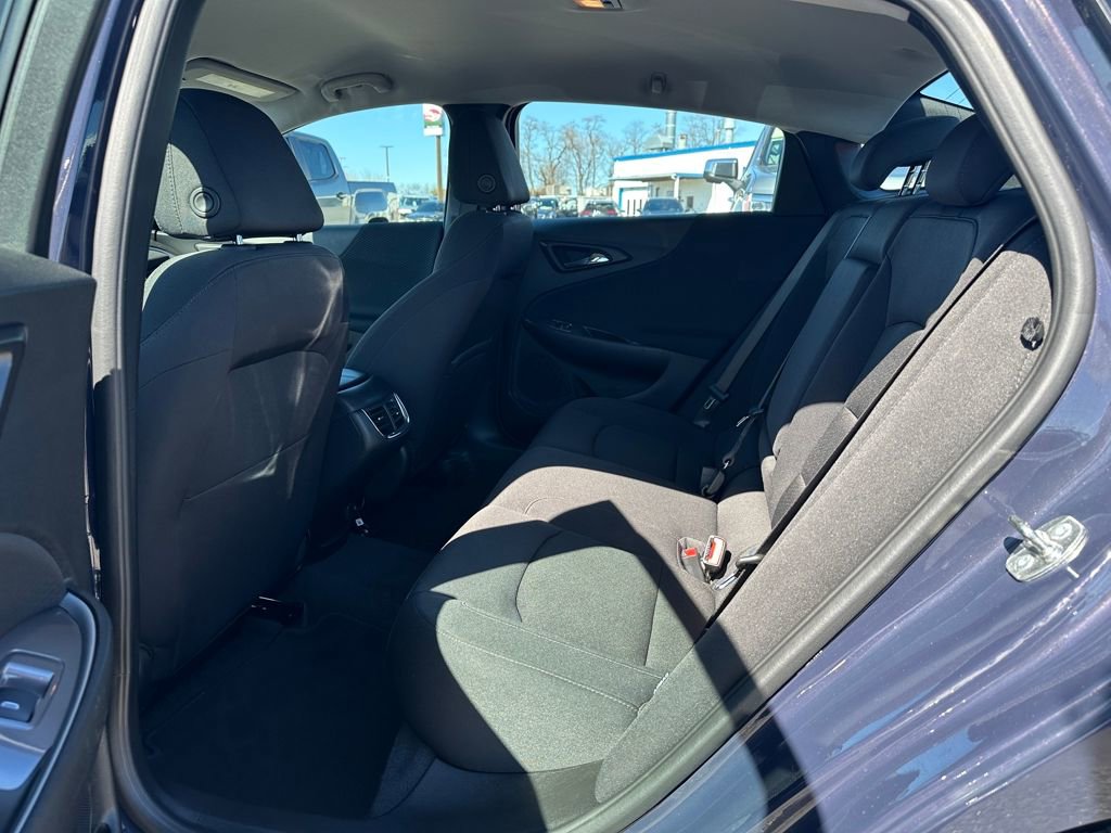 Used 2025 Chevrolet Malibu LT image 12