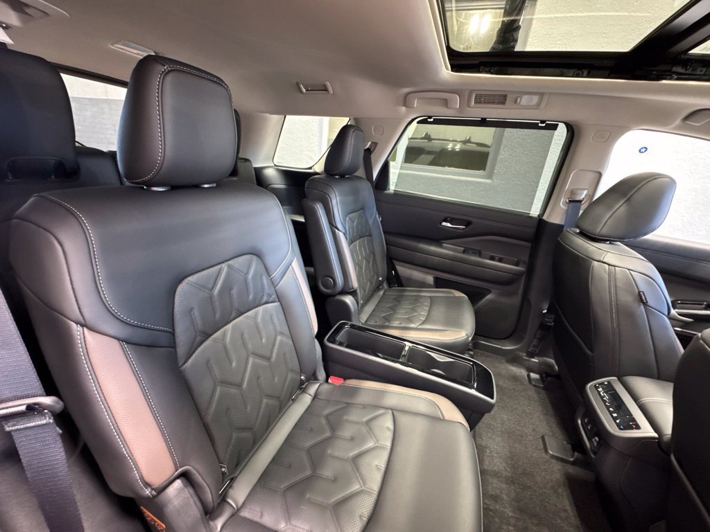 New 2026 Nissan Pathfinder Platinum AWD/4WD image 27