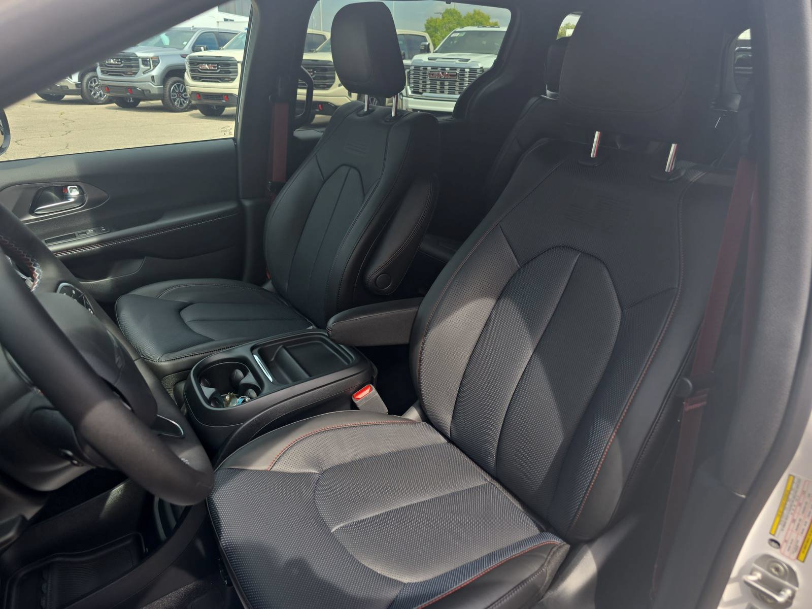 New 2027 Chrysler Pacifica Select FWD image 15