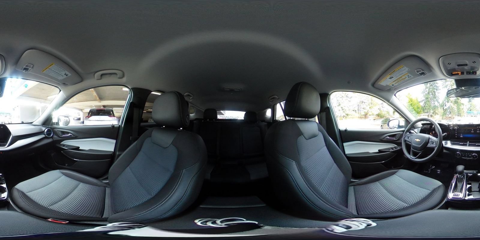 Used 2025 Chevrolet Trax LT FWD image 42