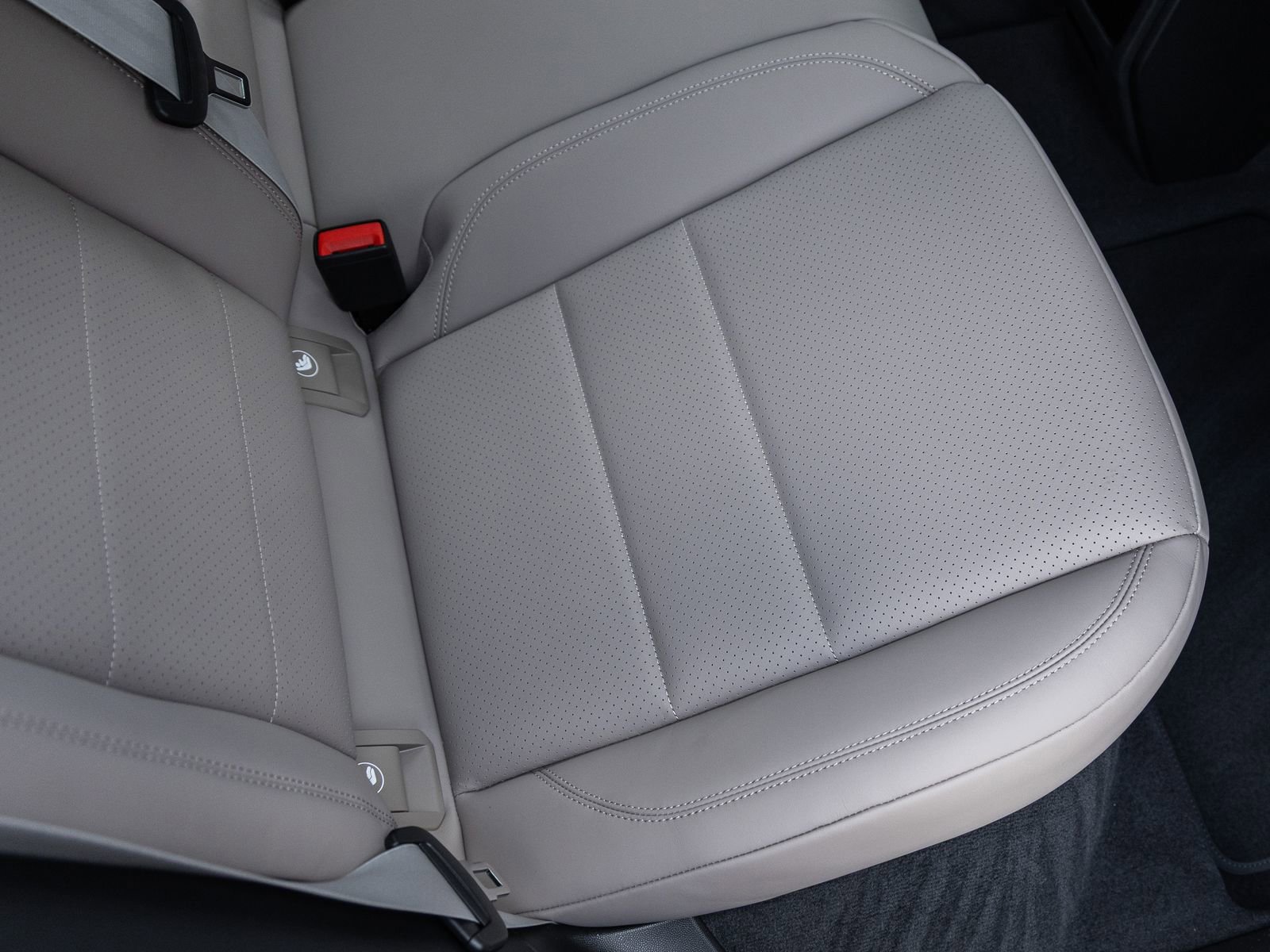 New 2026 Porsche Macan Electric RWD image 42