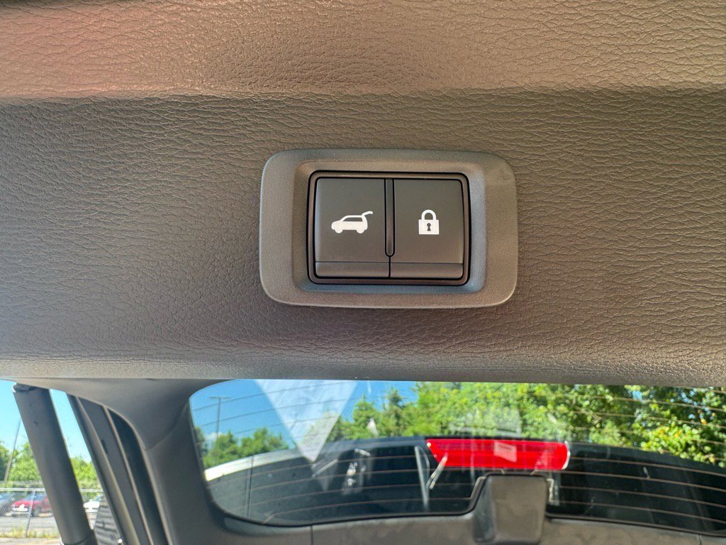 Used 2025 Mitsubishi Outlander AWD image 19