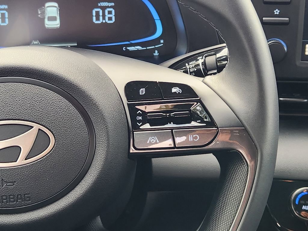 Used 2025 Hyundai Elantra Sport image 27