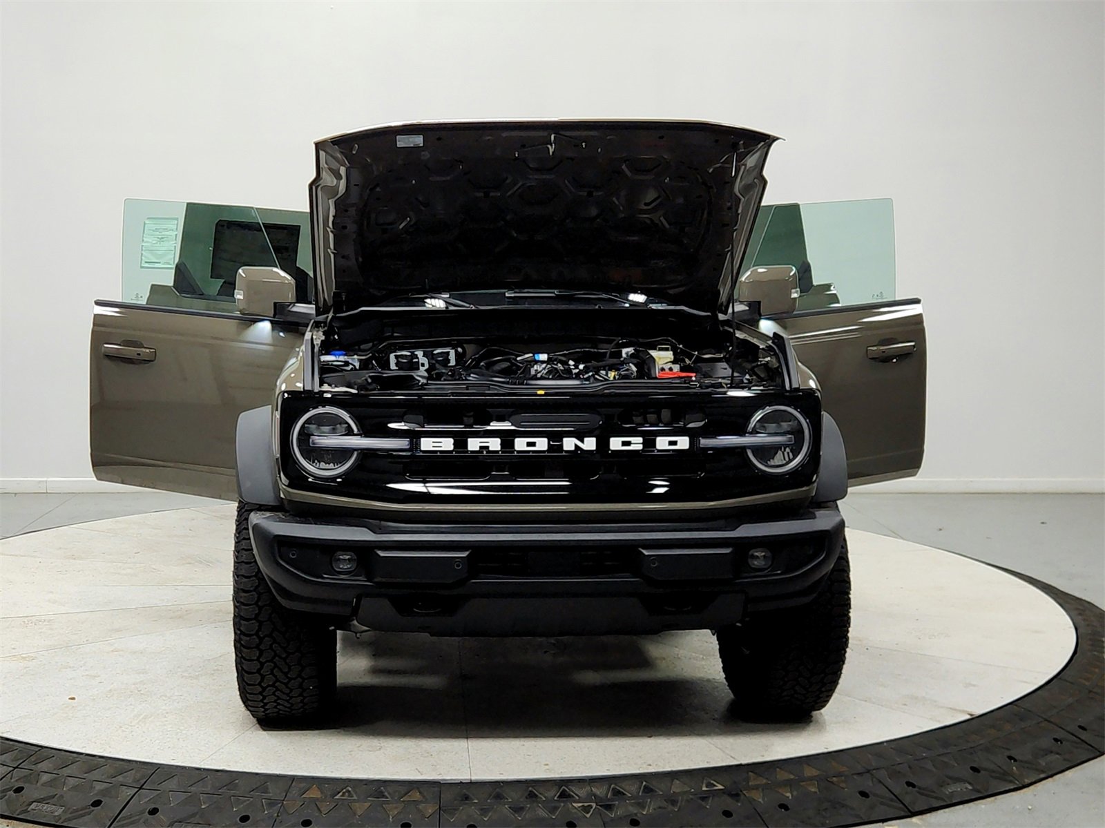 New 2025 Ford Bronco Outer Banks w/ Sasquatch Package image 10