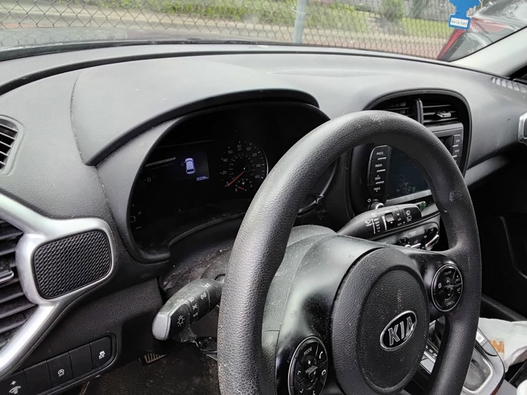 Used 2021 Kia Soul LX FWD image 8