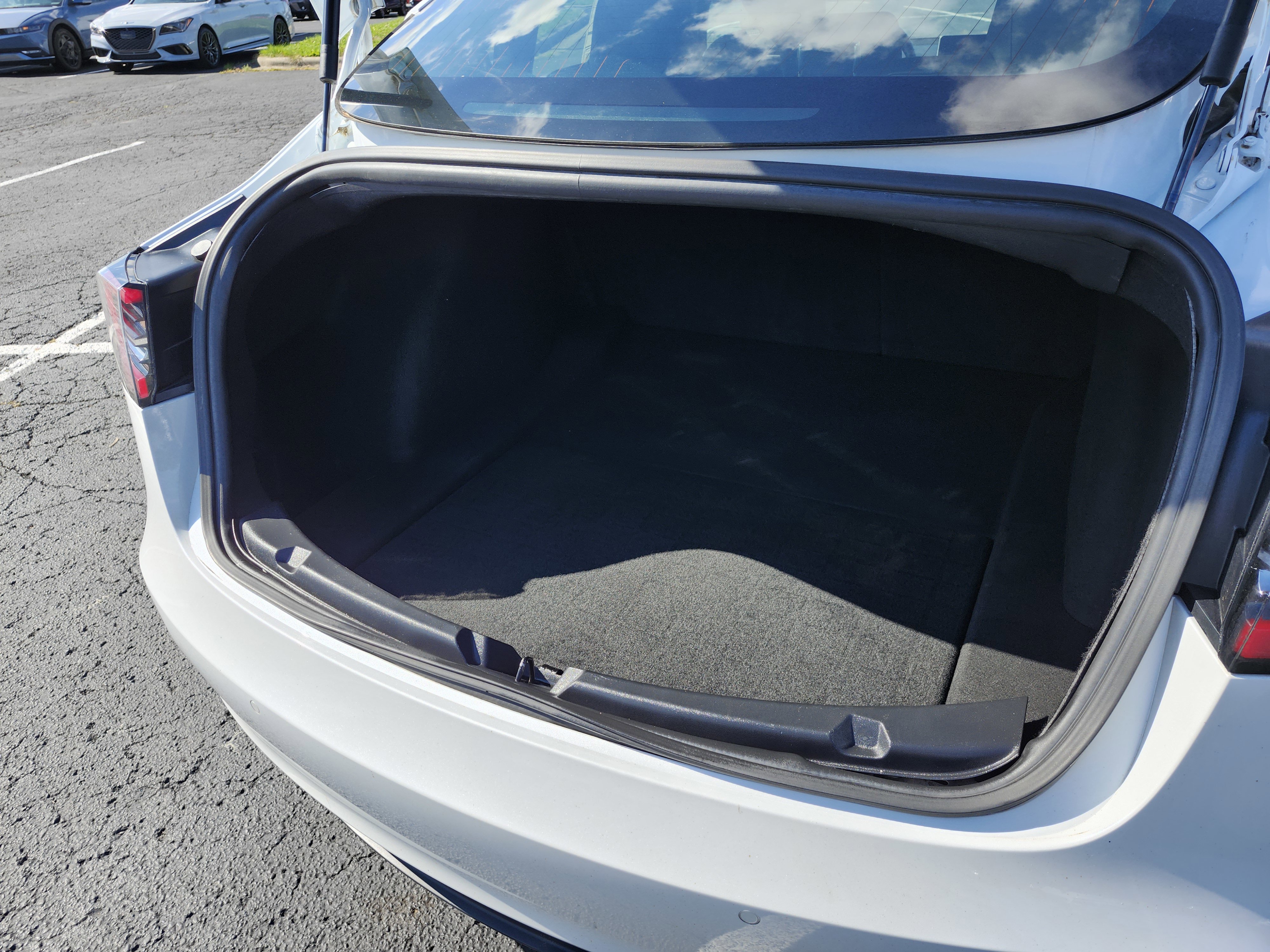 Used 2019 Tesla Model 3 Standard Range Plus image 15