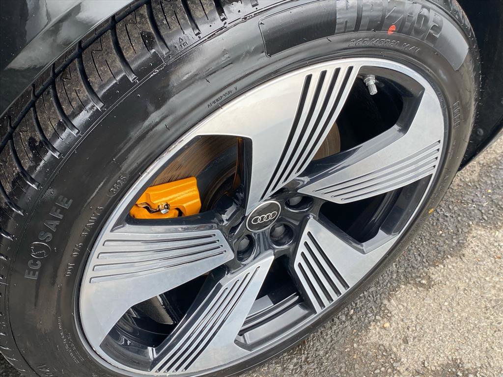 Used 2023 Audi e-tron Premium Plus w/ Premium Plus Package image 21