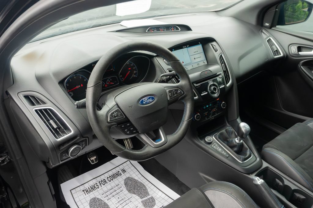 Used 2017 Ford Focus RS AWD/4WD image 3