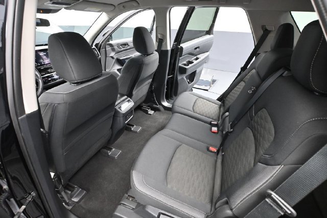 Used 2024 Nissan Pathfinder SV FWD image 29