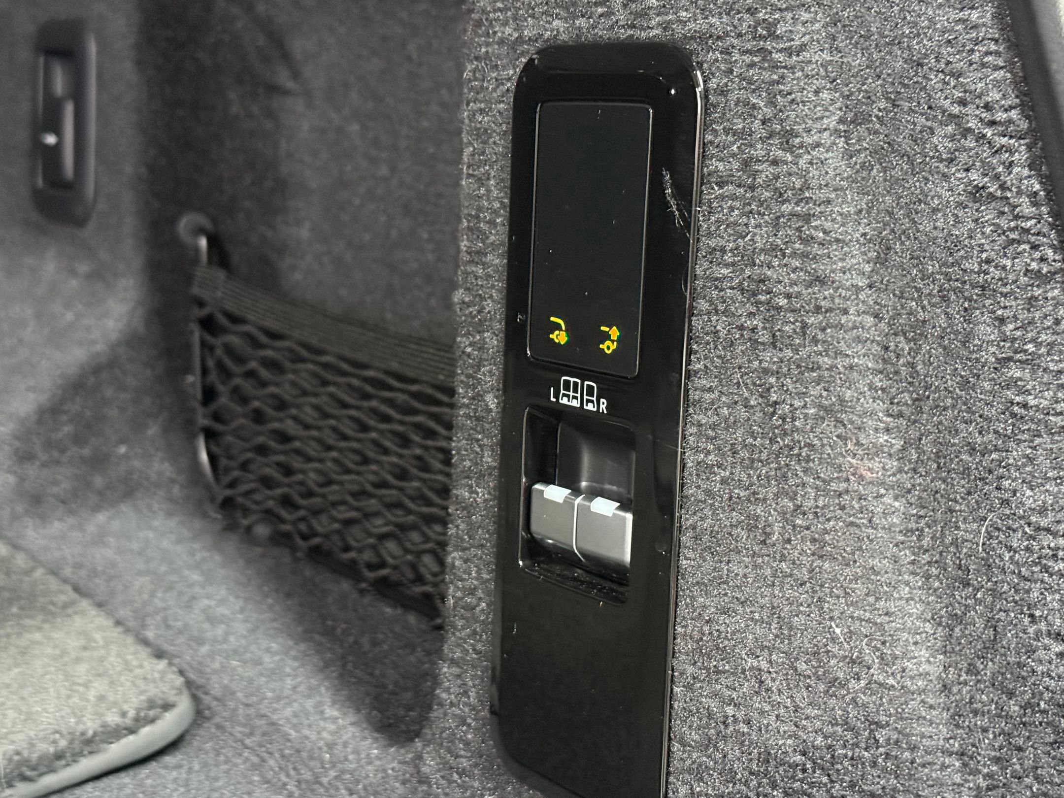 Used 2023 Land Rover Range Rover Sport SE Dynamic image 45