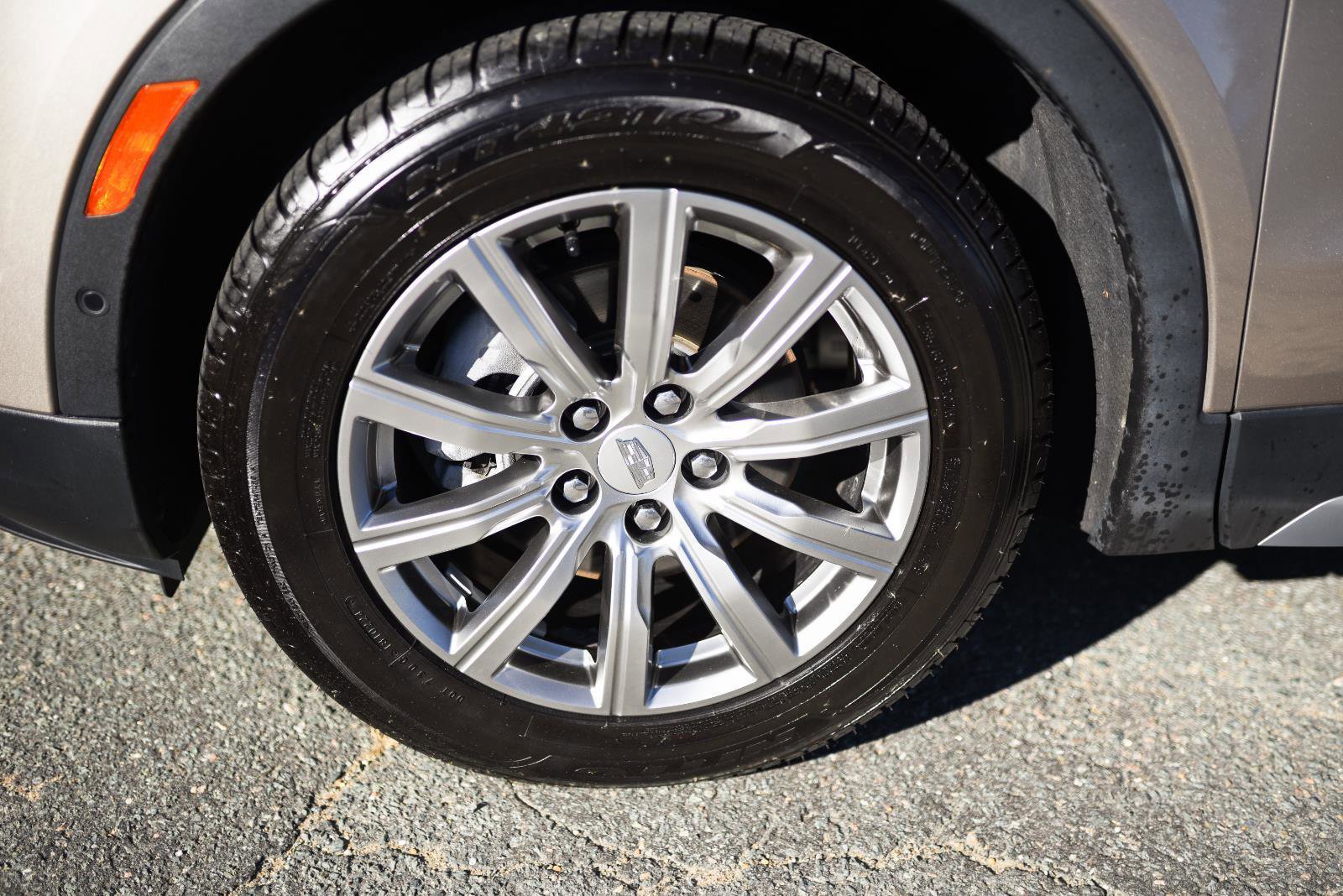 Used 2022 Cadillac XT4 Premium Luxury w/ Enhanced Visibility Package image 15