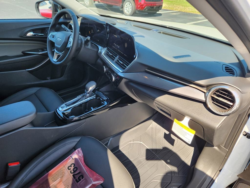 New 2026 Chevrolet Trax ACTIV w/ Sunroof Package image 8
