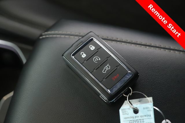 Used 2025 Jeep Grand Cherokee L Laredo image 3