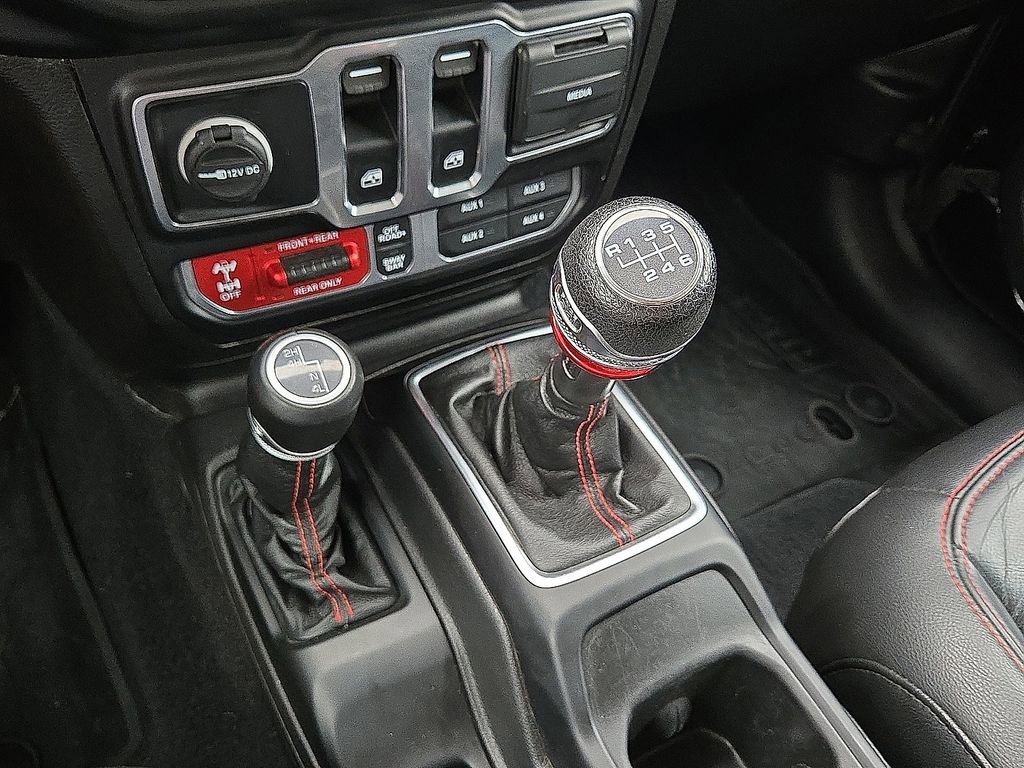 Used 2022 Jeep Wrangler Rubicon AWD/4WD image 31