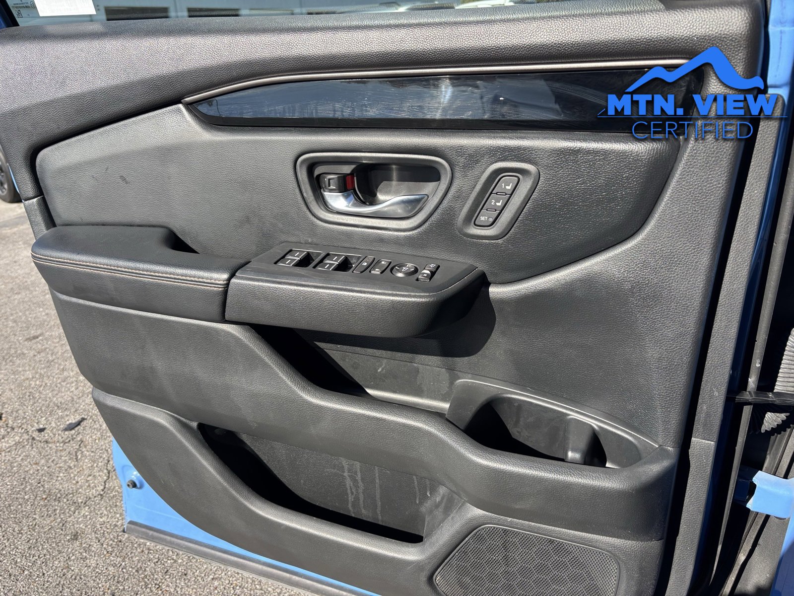 Used 2025 Honda Pilot TrailSport image 17