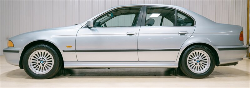 Used 1997 BMW 540i Sedan RWD image 2