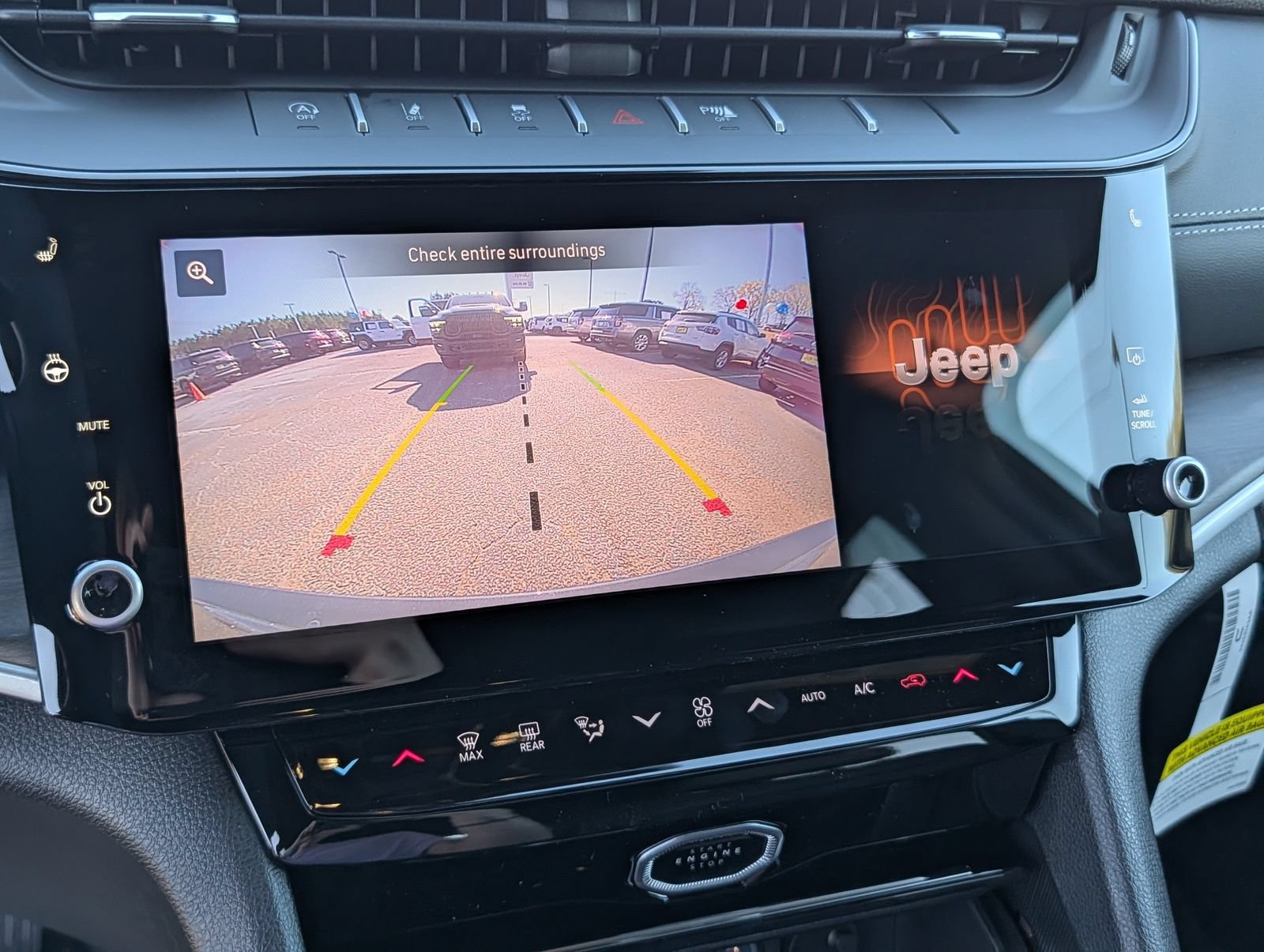 New 2026 Jeep Grand Cherokee Limited AWD/4WD image 12