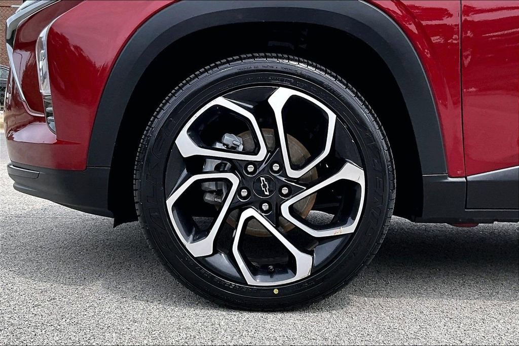 Used 2025 Chevrolet Trax RS w/ Sunroof Package FWD image 9