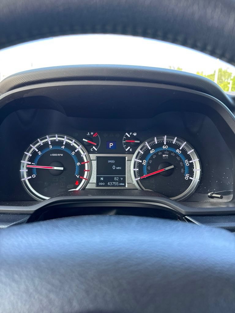 Used 2019 Toyota 4Runner Limited AWD/4WD image 9