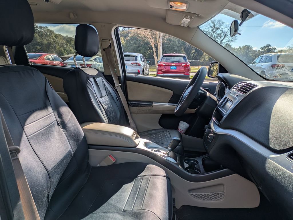 Used 2011 Dodge Journey Mainstreet w/ Flexible Seating Group image 27