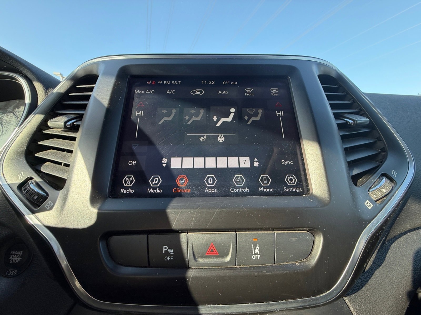 Used 2022 Jeep Cherokee Latitude Lux w/ Sun & Sound Group image 22