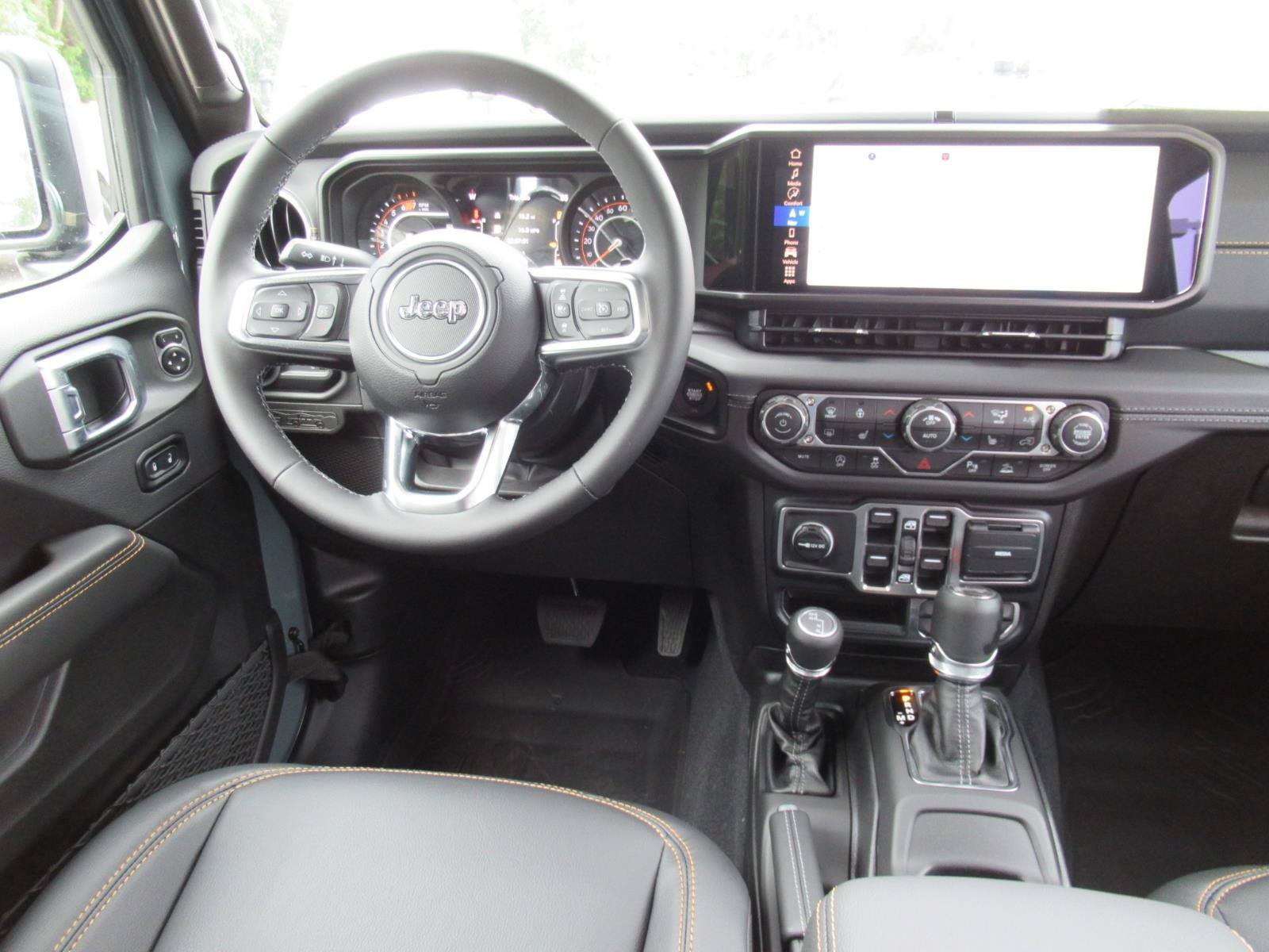 New 2026 Jeep Wrangler Unlimited Sahara AWD/4WD image 13
