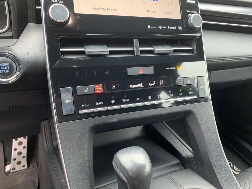 Used 2019 Toyota Avalon XSE image 22