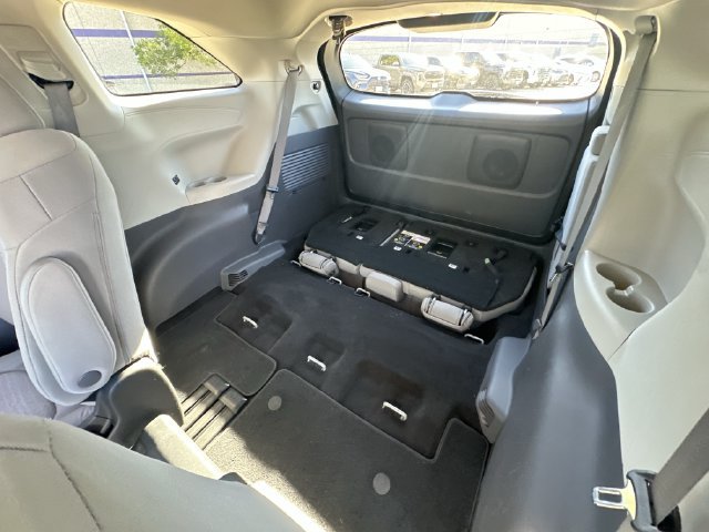 Certified 2023 Toyota Sienna LE FWD image 25