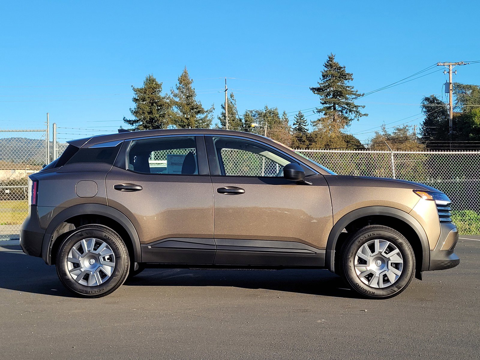 New 2026 Nissan Kicks S image 4