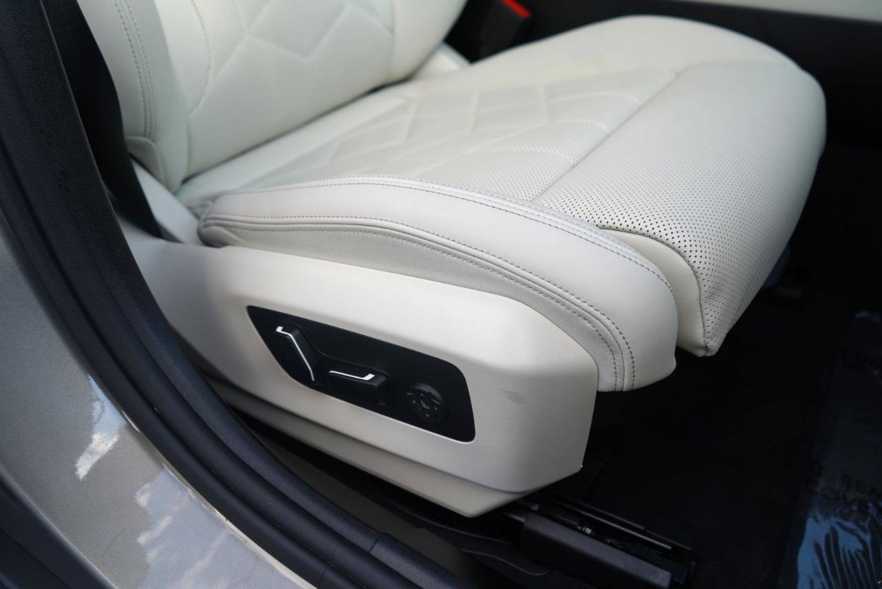 Used 2024 BMW 530i xDrive 530i xDrive Sedan w/ Convenience Package image 65