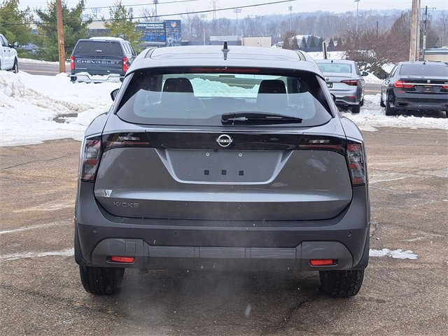Used 2025 Nissan Kicks S image 4