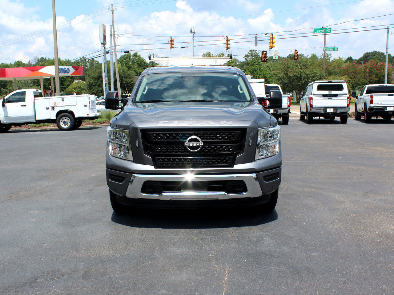 Used 2023 Nissan Titan SV w/ SV Utility Package image 7